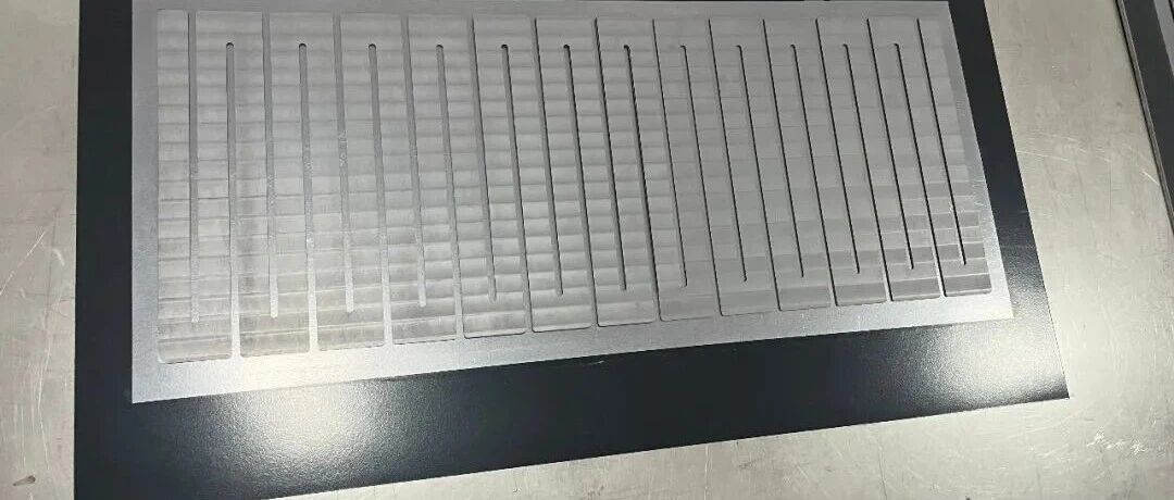 全钒液流电池双螺旋流道顺流与逆流性能分析